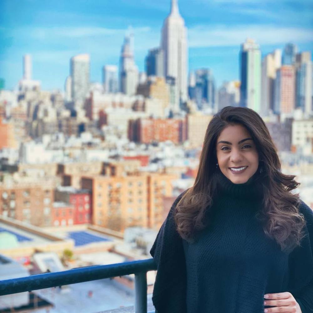 Meet your Posher, Azra